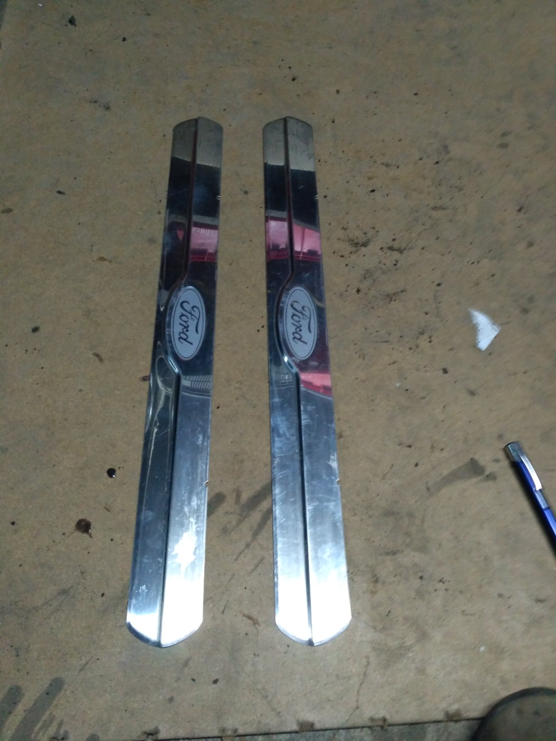 NAKŁADKA LISTWA PROGU CHROM FORD MONDEO MK4 Producent części Ford OE