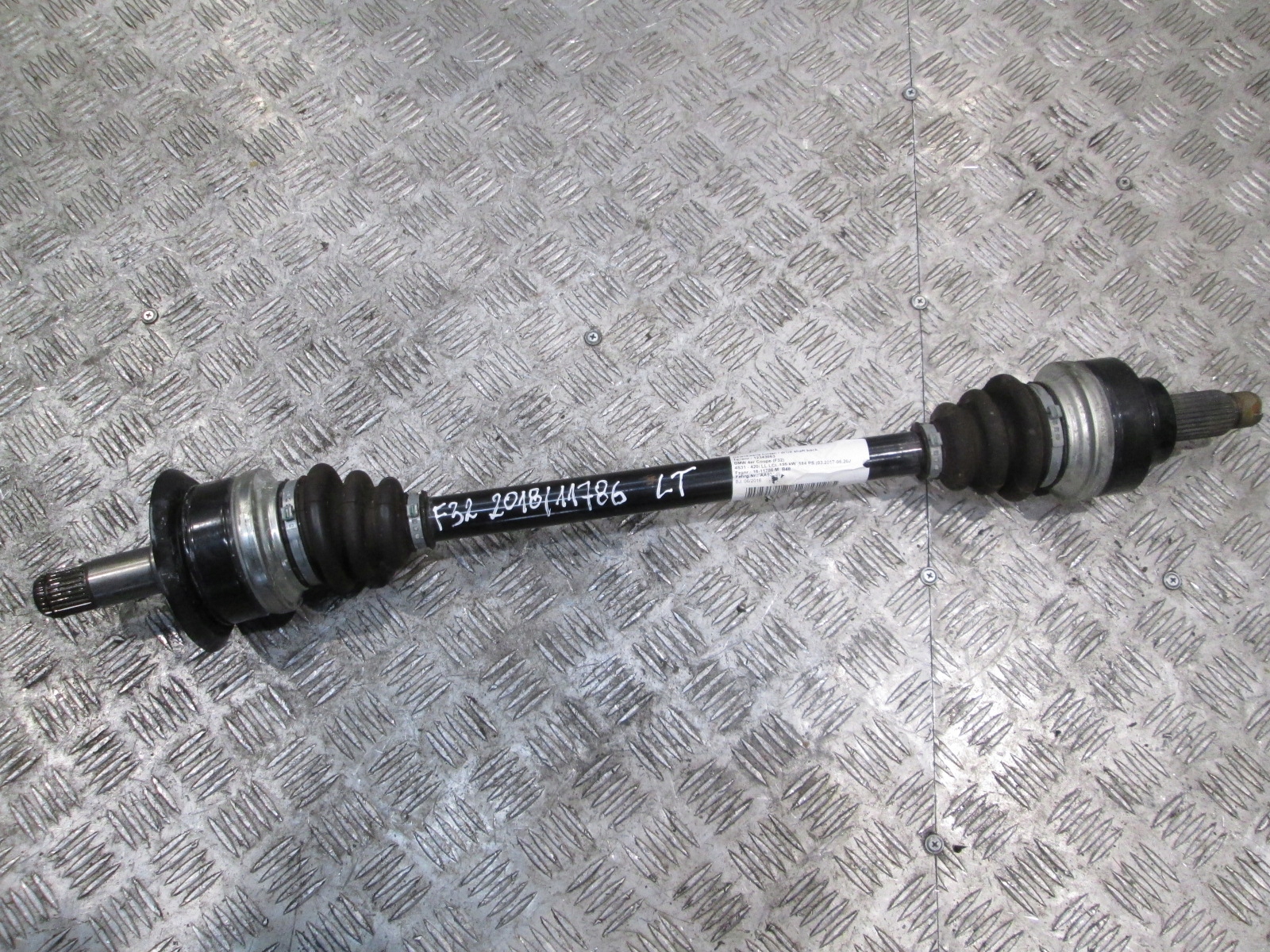 BMW F20 F30 ПОЛУОСЬ ПРАВА ЛЕВА ЗАД. 8634242 8634241