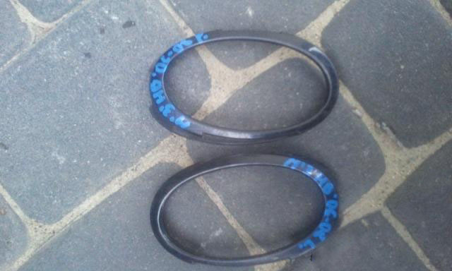 Mazda 3 HB 2006-2008 ramka halogenu lewa