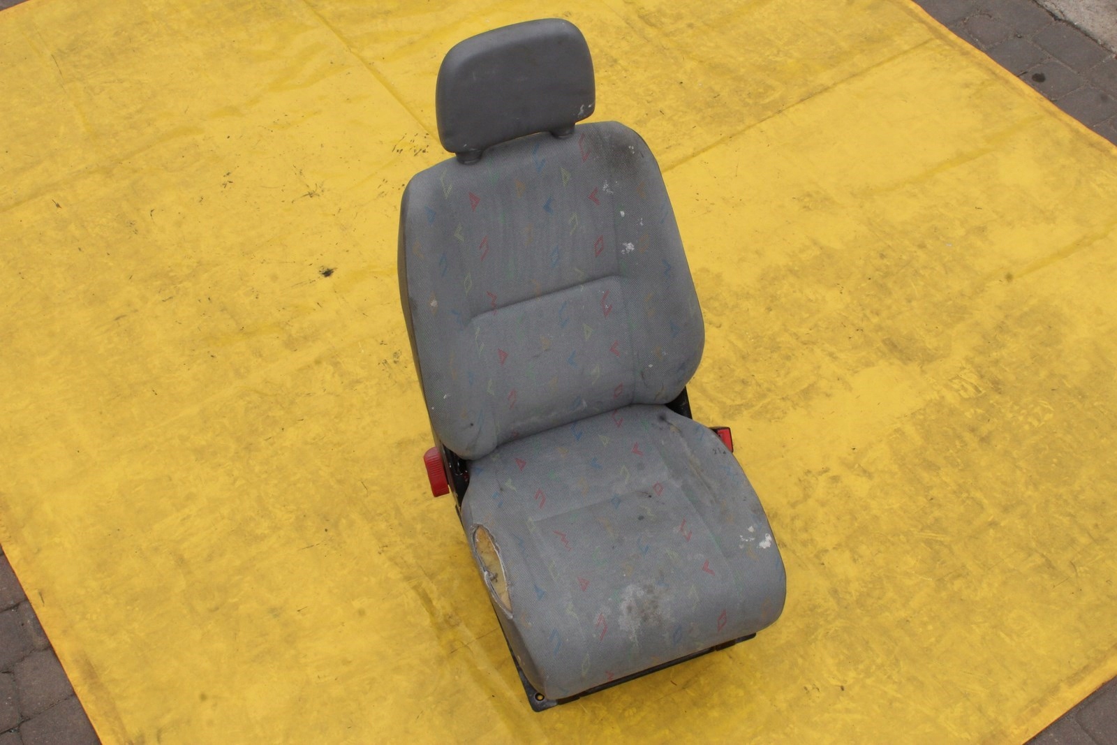 ПЕРЕДНЄ ПРАВЕ СИДІННЯ VOLKSWAGEN LT 35 SPRINTER