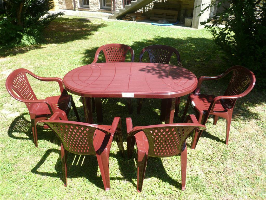 BORDOWY MOCNY ZESTAW 6+1 DUŻY STÓŁ KRZESŁA PLASTIK Producent OŁER