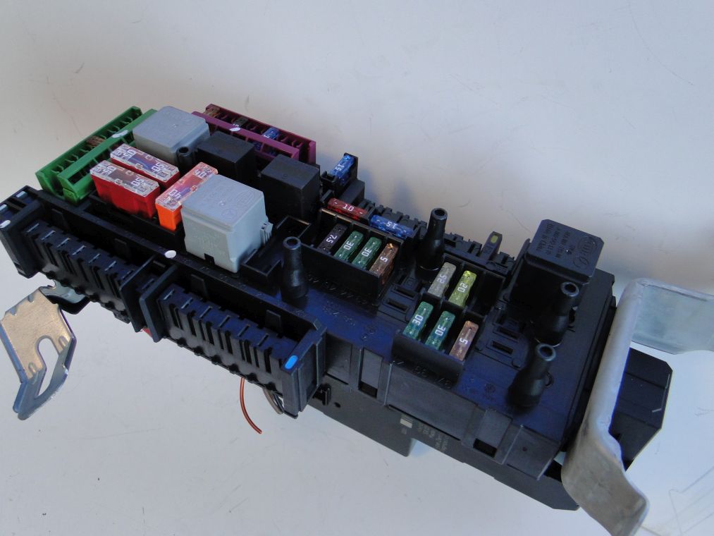 MERCEDES E KLASA W212 212 SKRZYNKA BEZPIECZNIKÓW Numer katalogowy części A2129009622 skrzynka