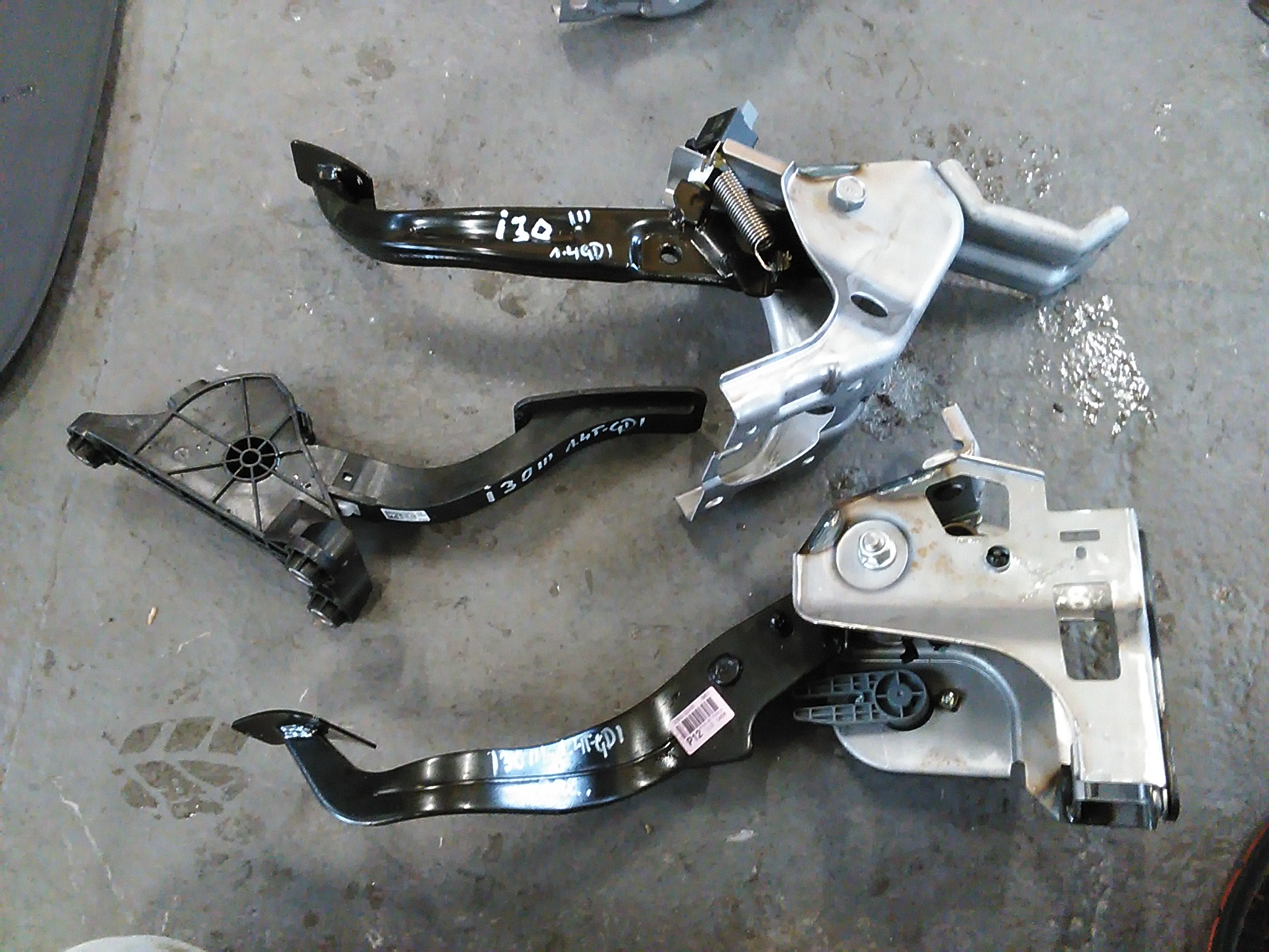 HYUNDAI i30 III 2017-педаль сцепления газового тормоза