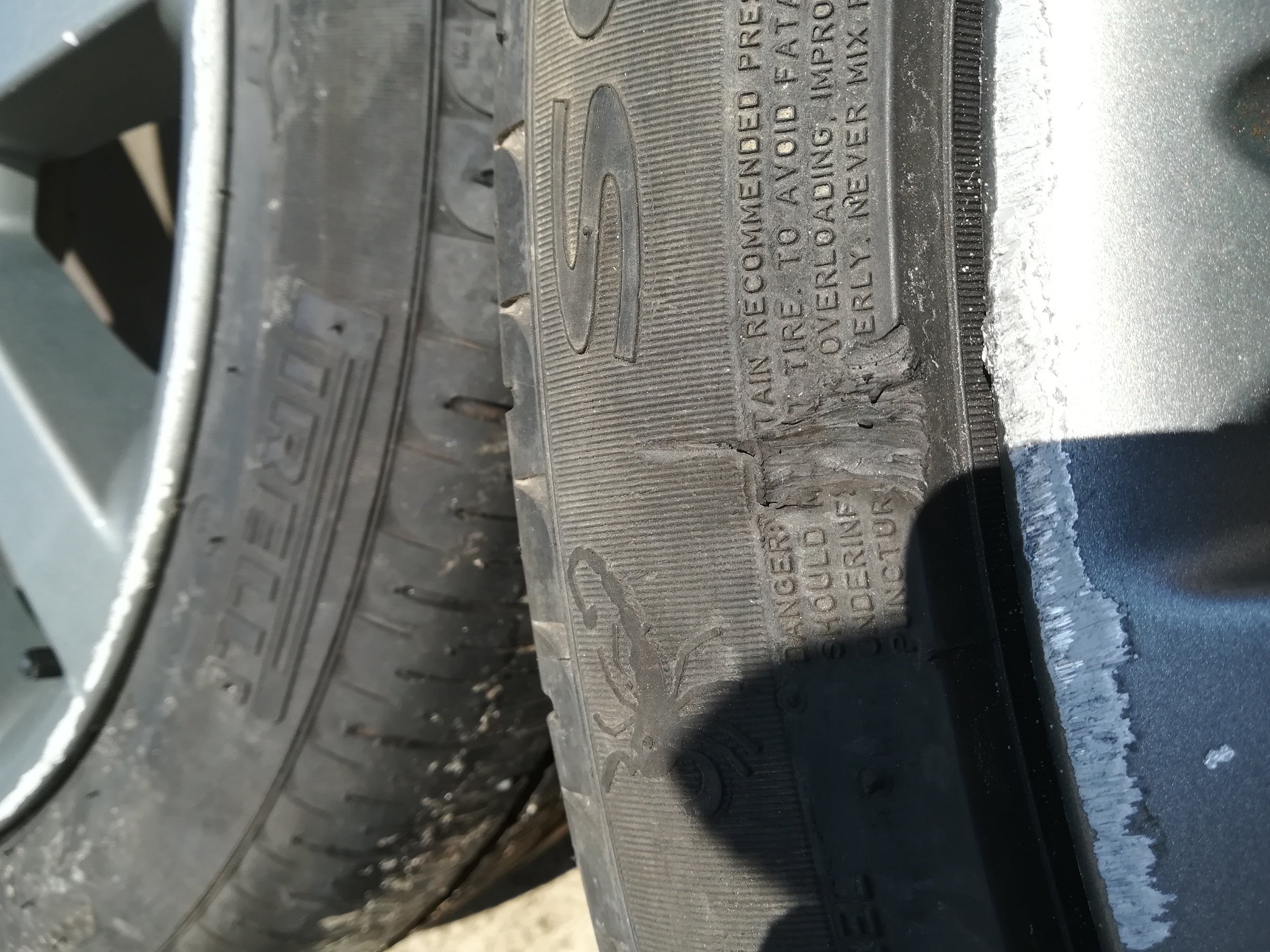 KOŁA RANGE ROVER SPORT PIRELLI 275/40 20 5X120 Szerokość opony 275 mm
