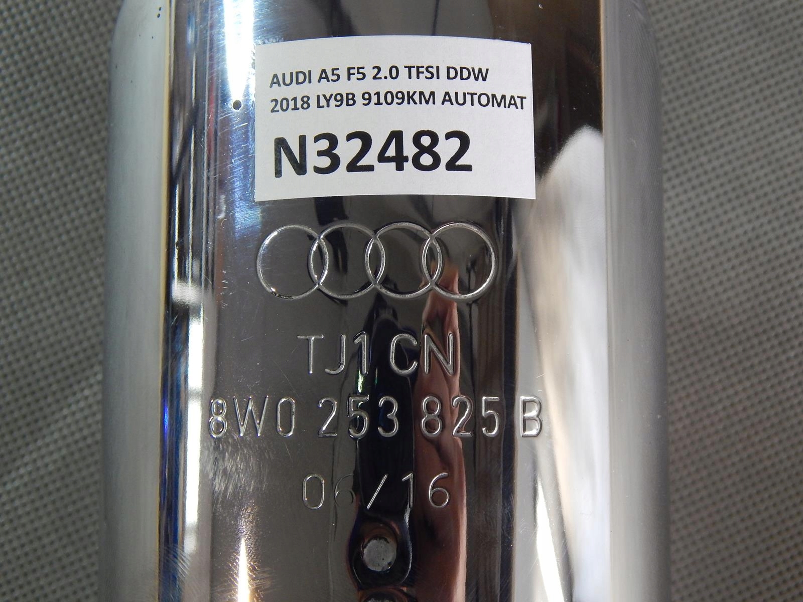 AUDI A5 F5 KOŃCÓWKA WYDECHU CHROM 8W0253825B Typ samochodu Samochody osobowe