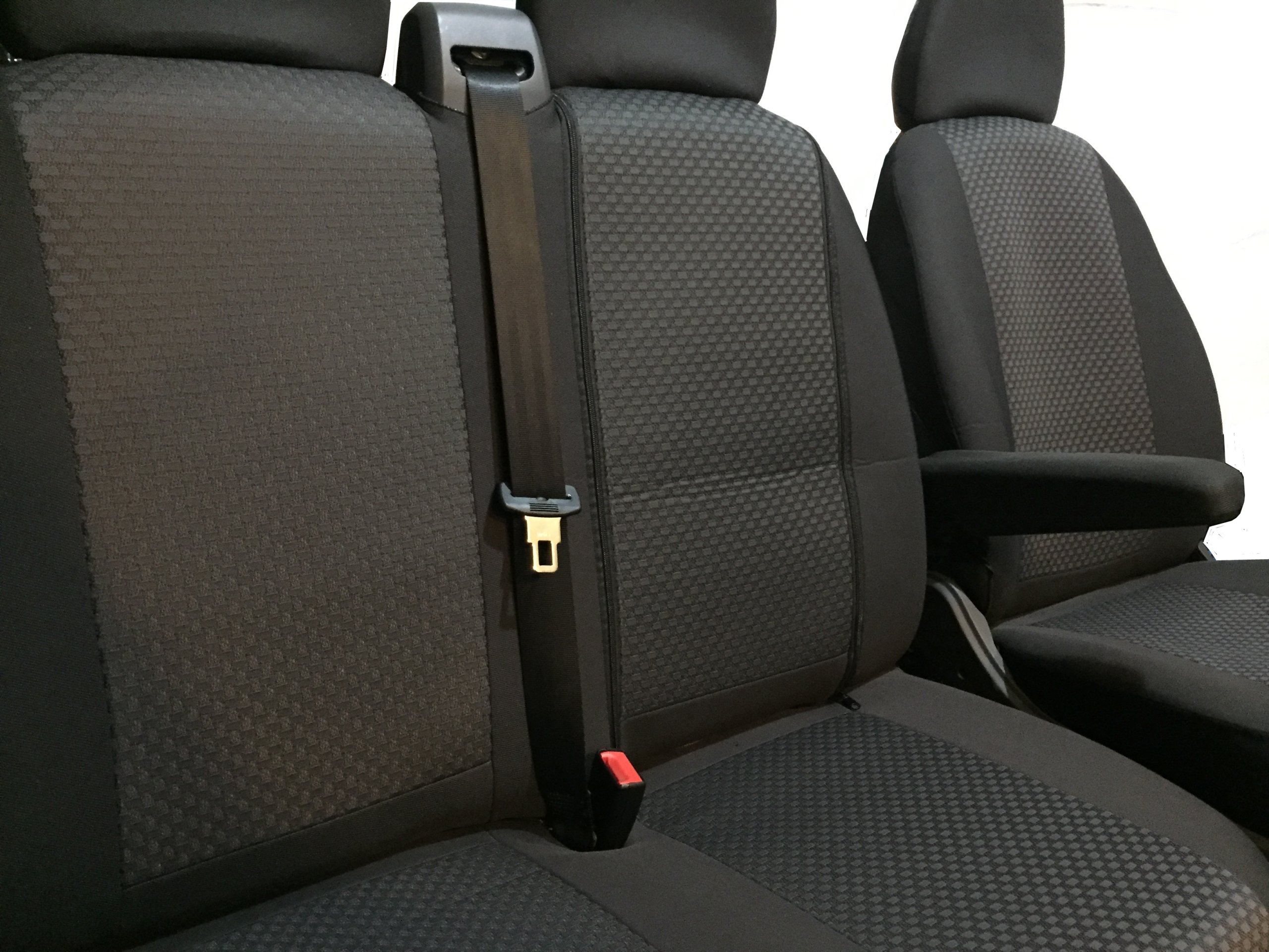 Pokrowce VW CRAFTER MERCEDES SPRINTER 2006-2017r. Rodzaj Dedykowane