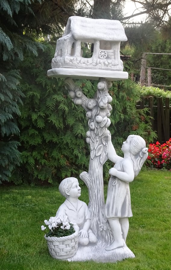 

Figura Ogrodowa Dekoracyjna Karmnik 1764