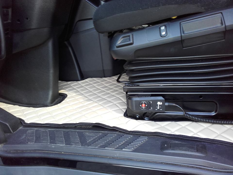 СТЕГАНЫЕ КОВРЫ MERCEDES ACTROS MP4 2011 FOT. AMORT