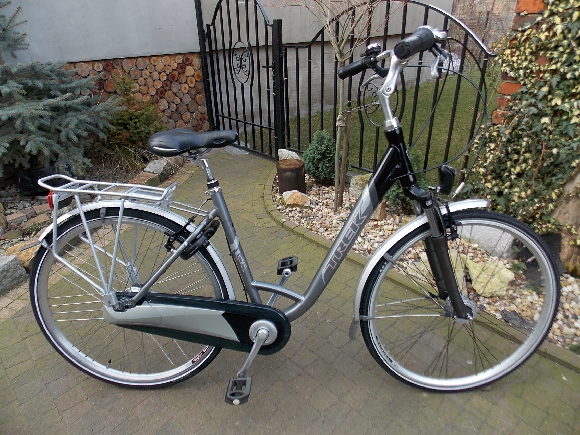 Rower miejski damski TREK Navigator 7 NEXUS 28 7140203610 oficjalne