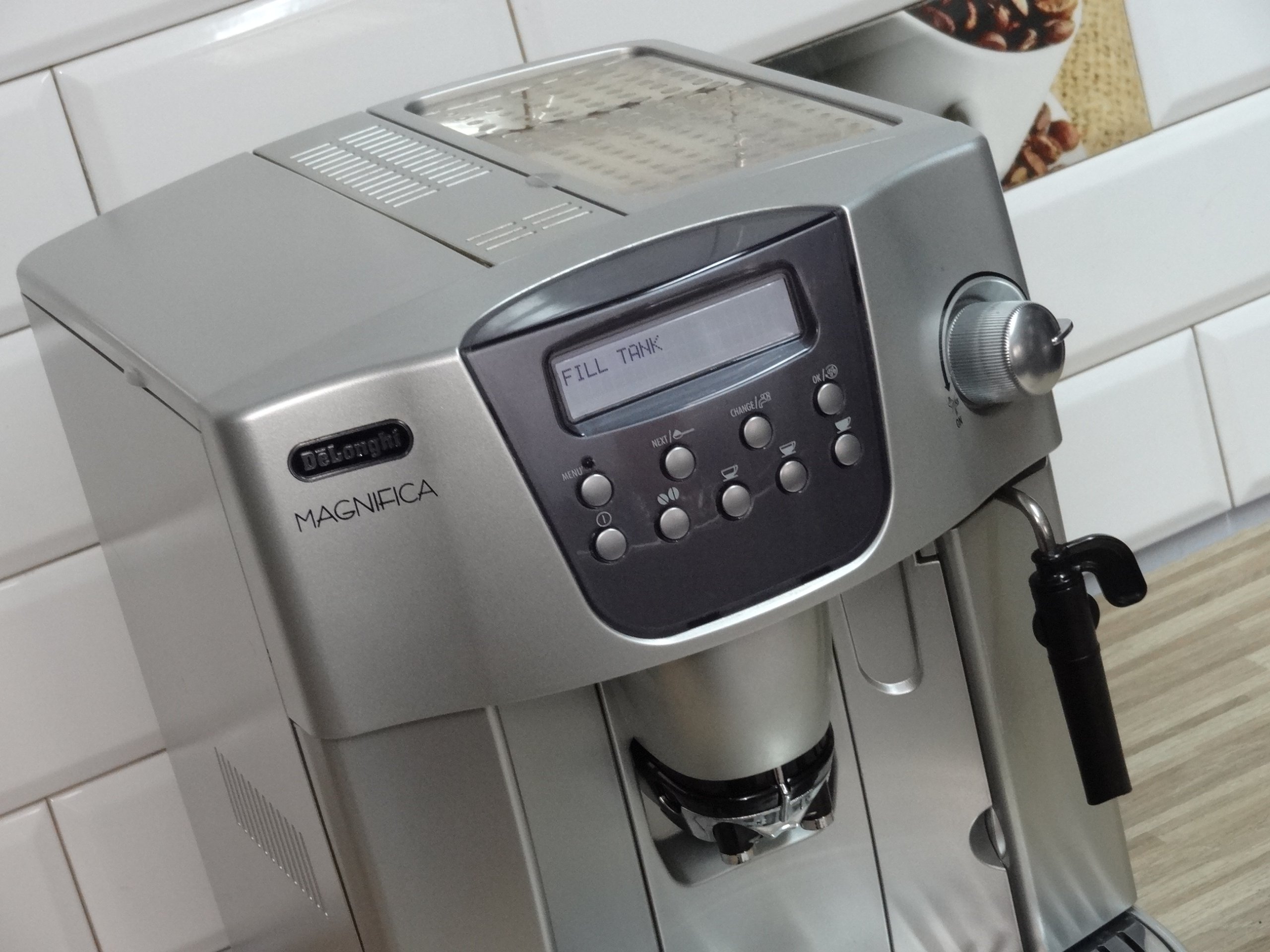 DELONGHI MAGNIFICA ESAM 4400 LCD EKSPRES AUTOMAT 6996736021