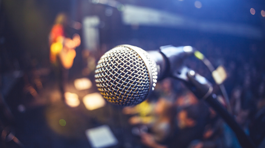 Przegląd mikrofonów dynamicznych dla początkujących wokalistów 