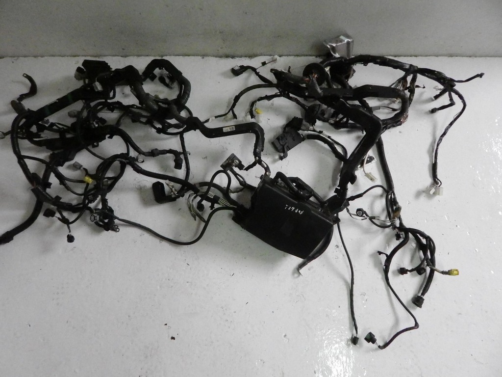 WIAZKA INSTALACJA TOYOTA AVENSIS T27 D4D 09-12