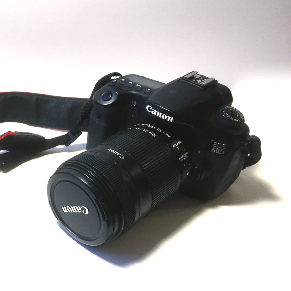 Aparat Canon EOS 60D + obiektyw EF-S 18-135mm