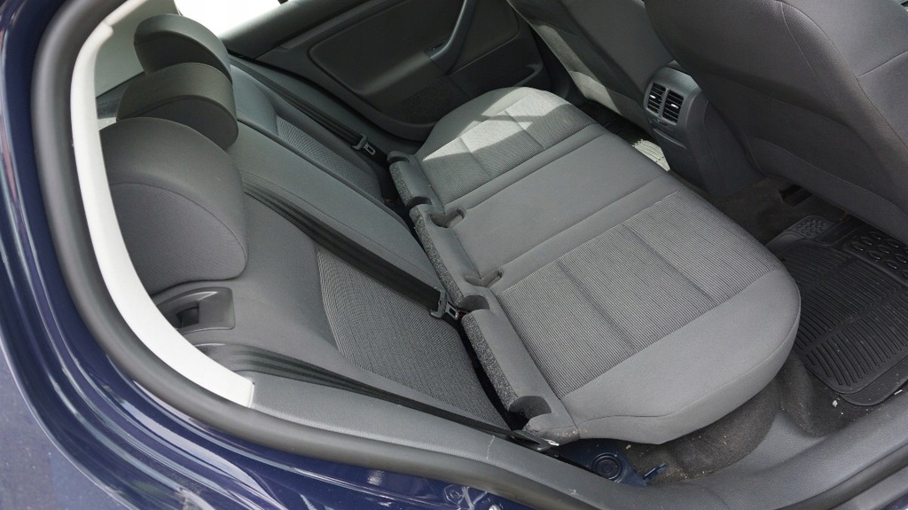 Waarnemen woensdag Verwachting VW GOLF V KANAPA TYLNA KOMPLET ISOFIX - 7402801885 - oficjalne archiwum  Allegro