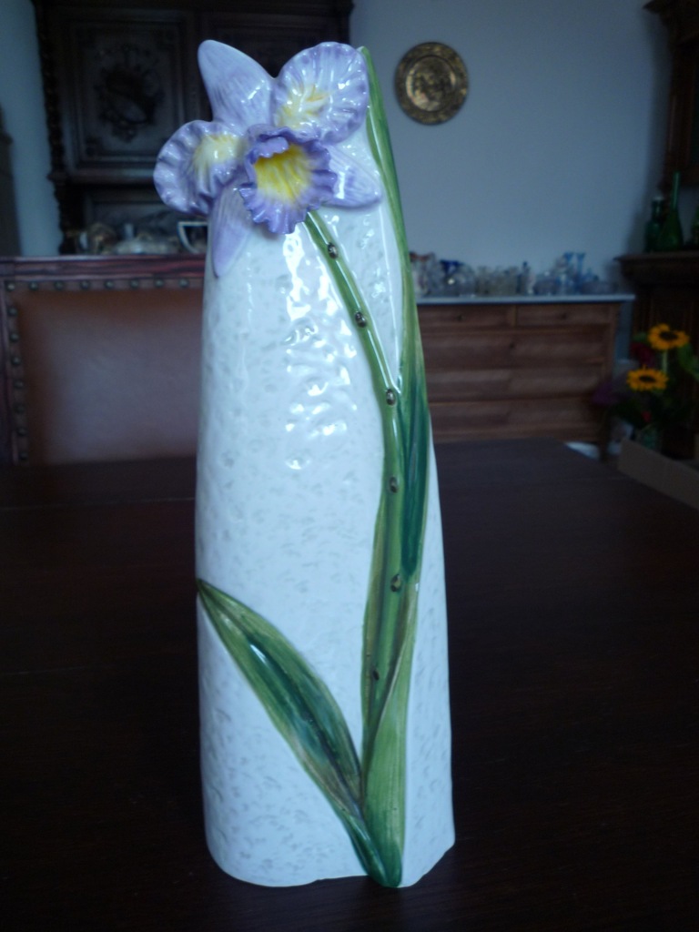 Porcelanowy flakon z kwiatem