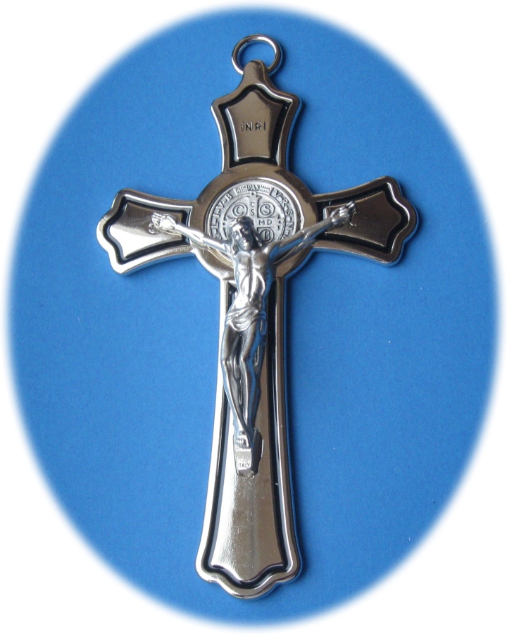 Krzyż św Andrzeja Czy Trzeba Się Zatrzymać Krzyż metalowy z medalem Św.Benedykta 20 cm czarny - 6978243317