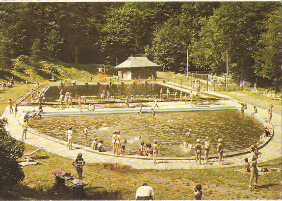 IWONICZ ZDRÓJ -- BASEN KĄPIELOWY -- DZIECI -- 1978