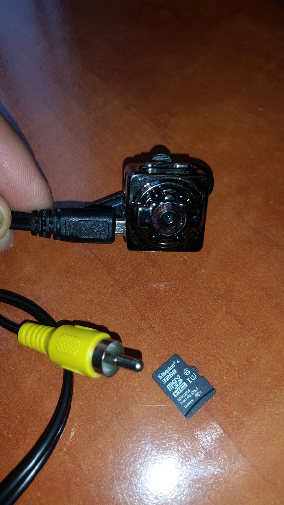 Mini kamera szpiegowska SQ8 + karta 32GB