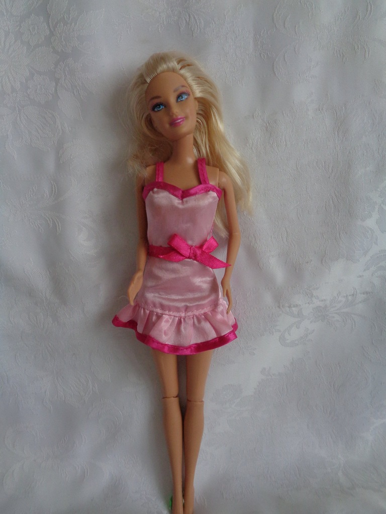 Lalka  Barbie-KLASZCZĄCA-Mattel 1998 rok