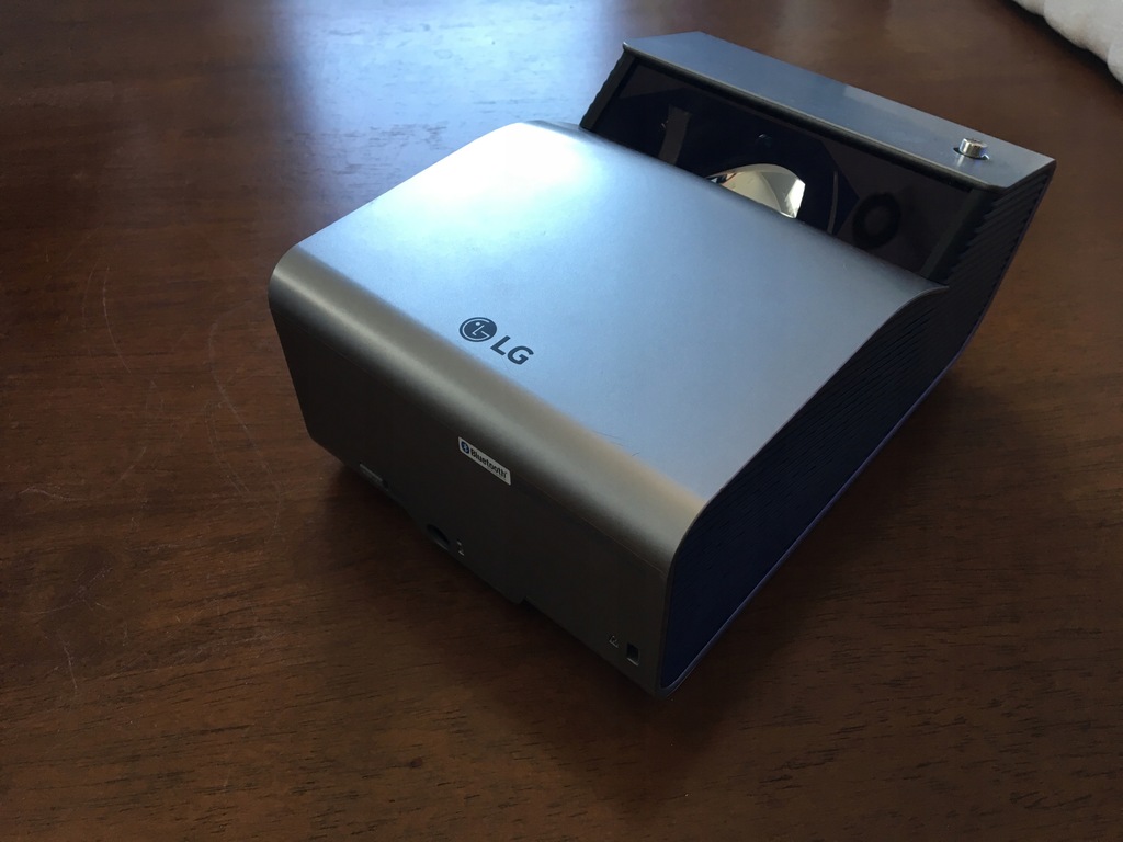 Projektor LG PH450ug, 3D, Bluetooth