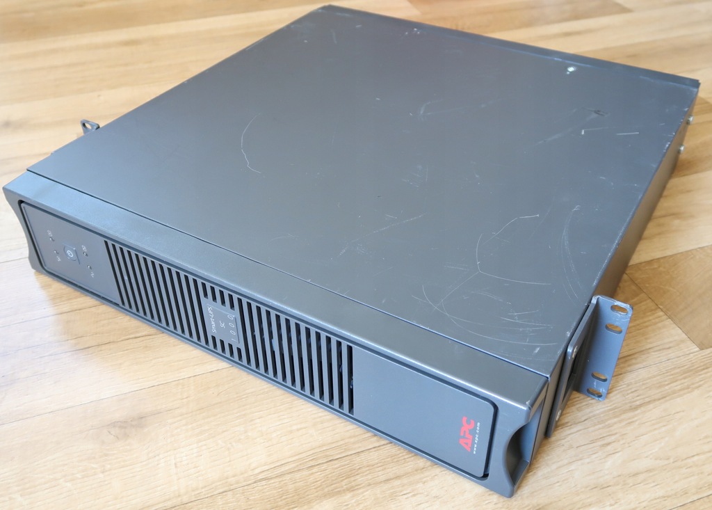 UPS APC Smart-UPS SC1000 1000VA rack bez aku