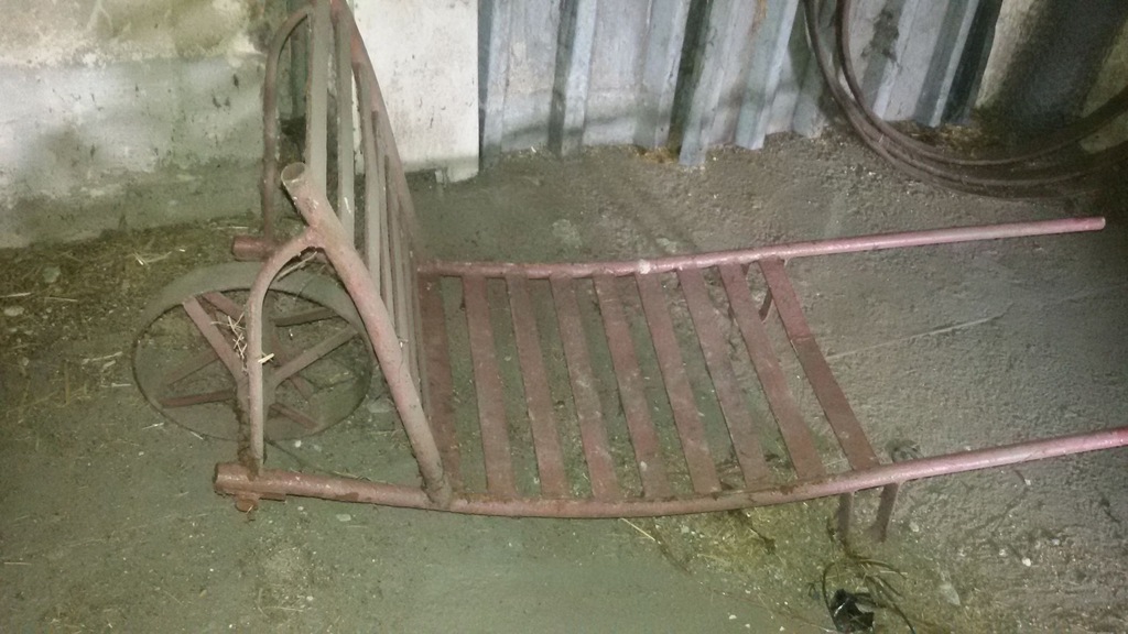 Taczka, wózek ogrodowy, tragacz, Ozdoba do ogrodu