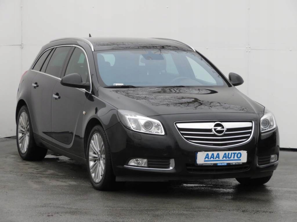 Opel insignia salon