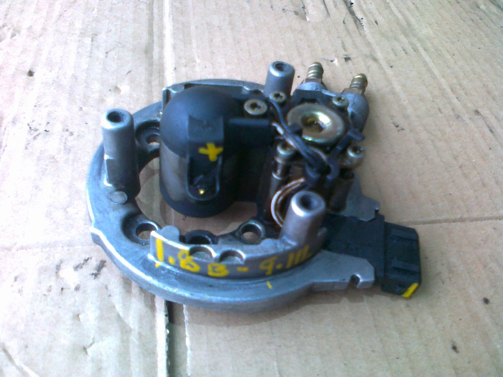 WTRYSKIWACZ PALIWA VW GOLF 3 VENTO PASSAT SEAT 1,8