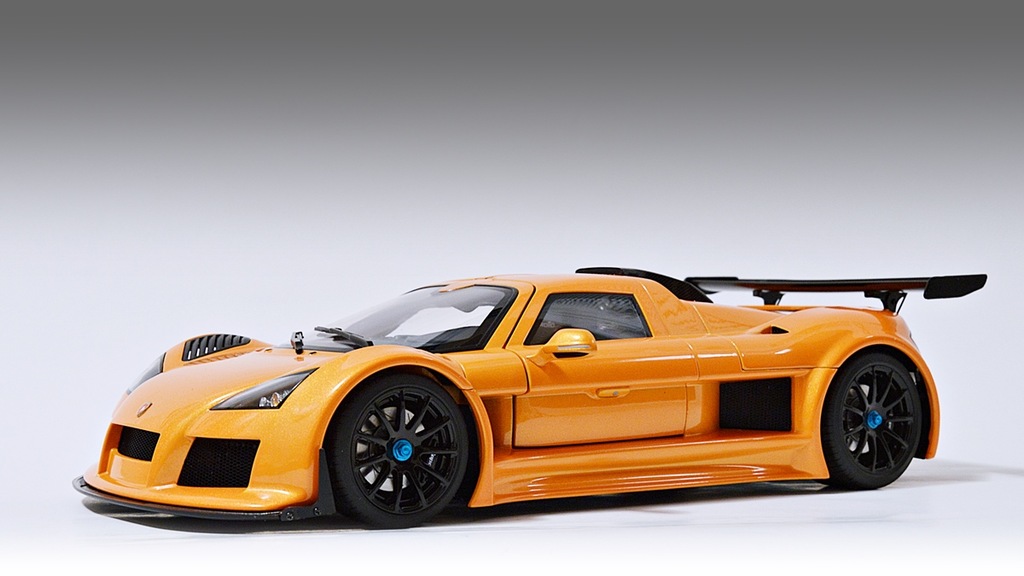AUTOart Gumpert Apollo S 1:18 Signature