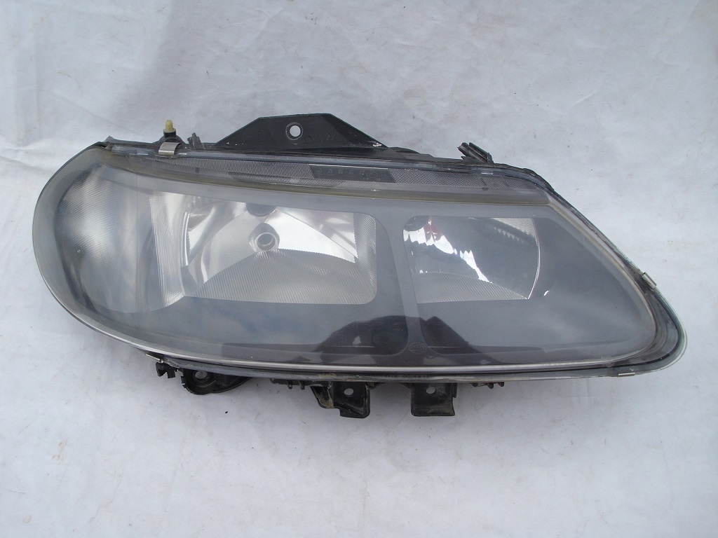 Lampa przednia przód prawa Renault Laguna 1 I LIFT