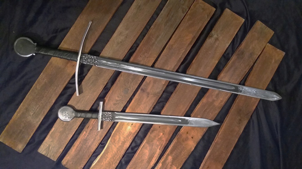 Miecz Półtoraręczny 114 cm + Krótki miecz 69 cm