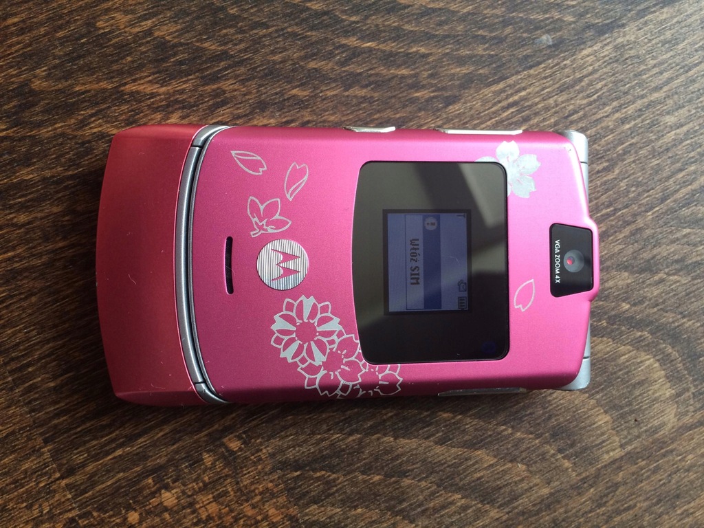 MOTOROLA V3 w ładnym stanie. UNIKAT! Komplet! - 7525238069 - oficjalne ...