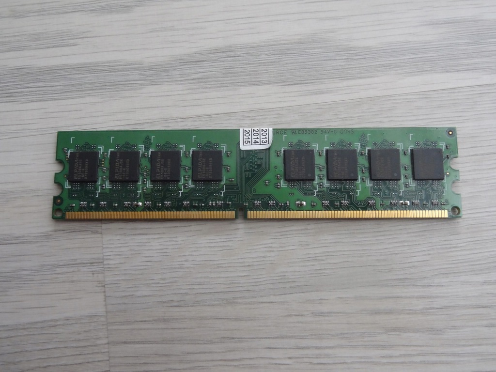 2 x 1GB DIMM ddr2 (pc2-5300)