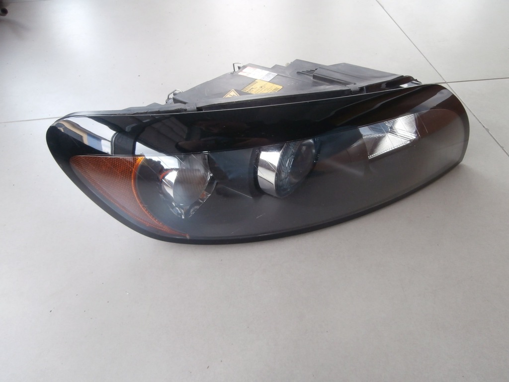 Lampa prawa xenon VOLVO C30