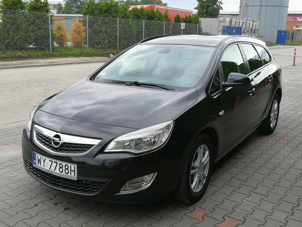 OPEL ASTRA KOMBI 2011 R 1,7 CDTI SALON POLSKA