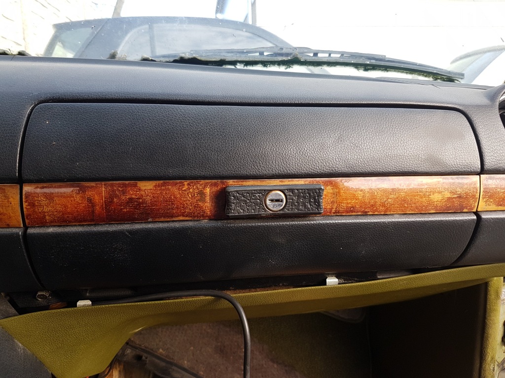 Klapka schowka Mercedes W123 Coupe 280CE PK28
