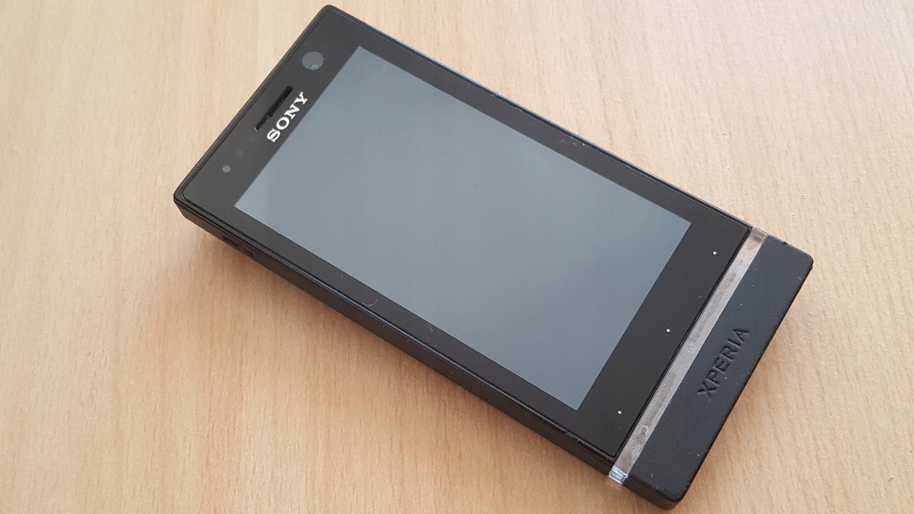 SONY Xperia U ST25i - 5Mpix 8GB 512MB RAM - mały