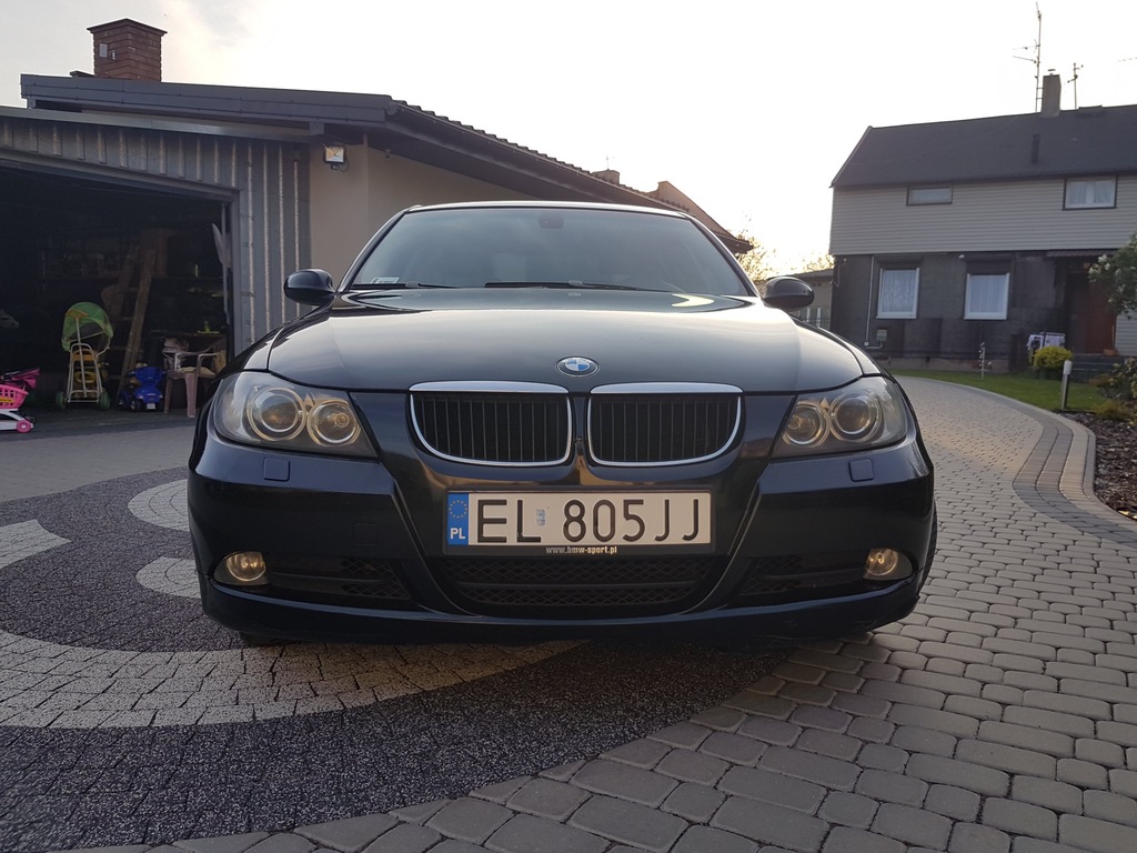 Czarne BMW E90 318D zdrowy egzemplarz prywatnie