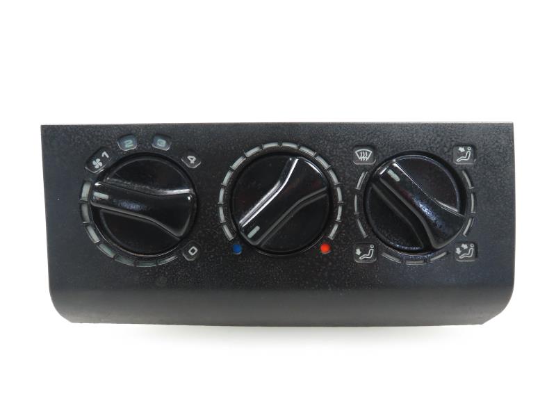 PANEL NAWIEWU VW PASSAT B3   357819045