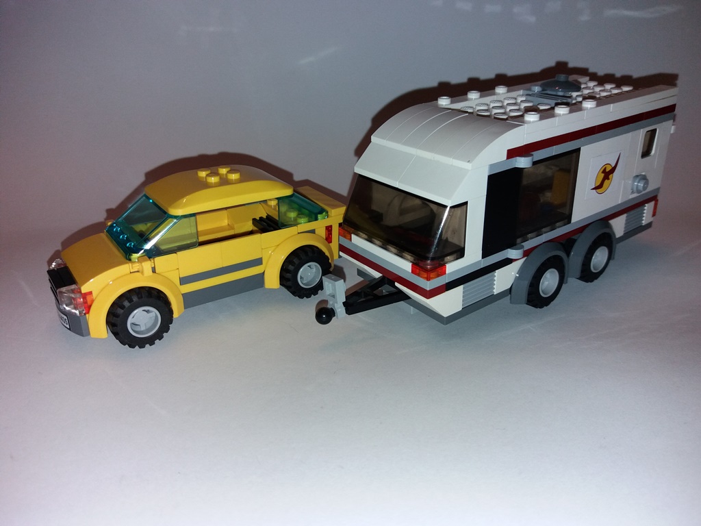 LEGO City 4435 Samochód z przyczepą kempingową c11