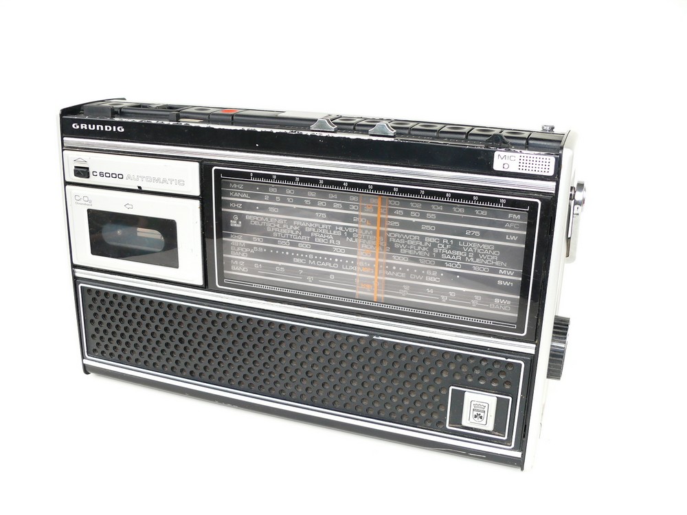 KOLEKCJONERSKI Radiomagnetofon GRUNDIG C6000