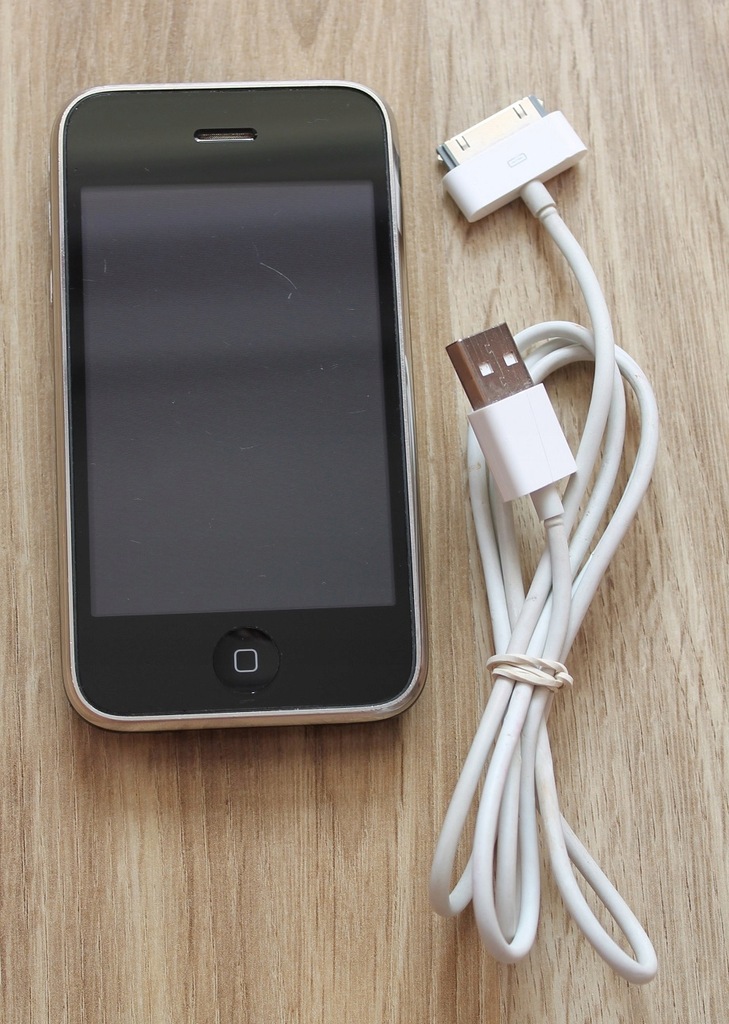 Apple IPHONE 3GS 16 GB A1303 MC133B/A + Kabel