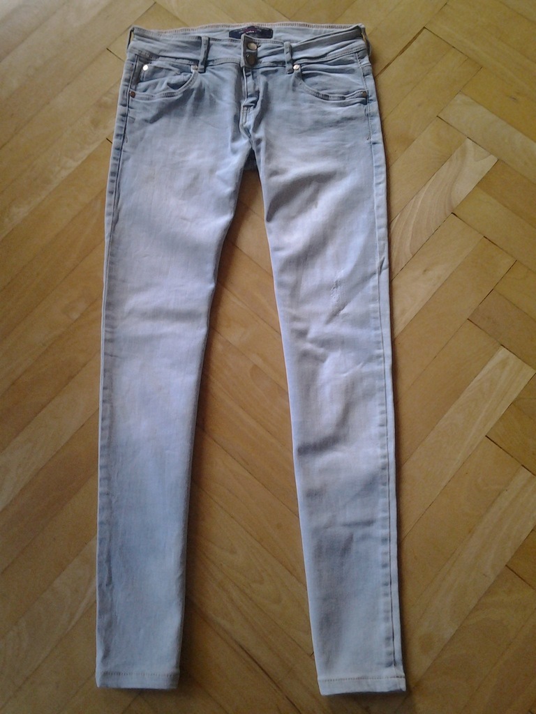Bershka spodnie jeans rurki jasne