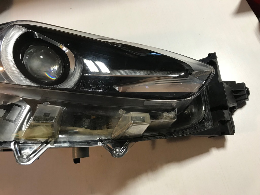 Mazda 3 Lampa Reflektor Prawy Przod 2017 LIFT 7183912006