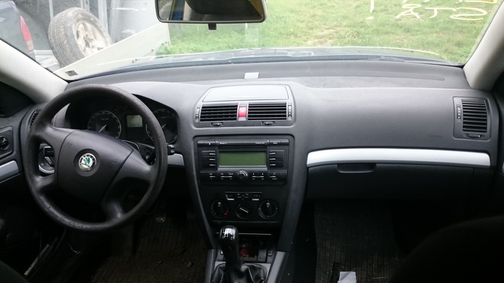 kokpit deska komplet pasy konsola SKODA OCTAVIA II