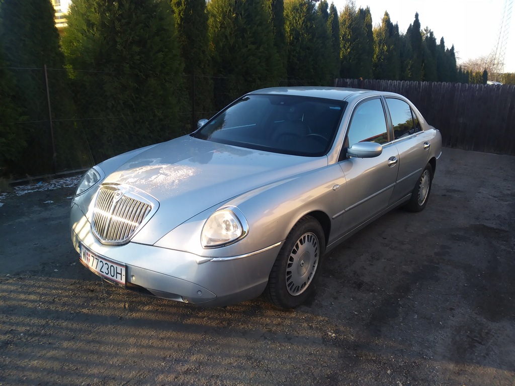 Lancia thesis 2005