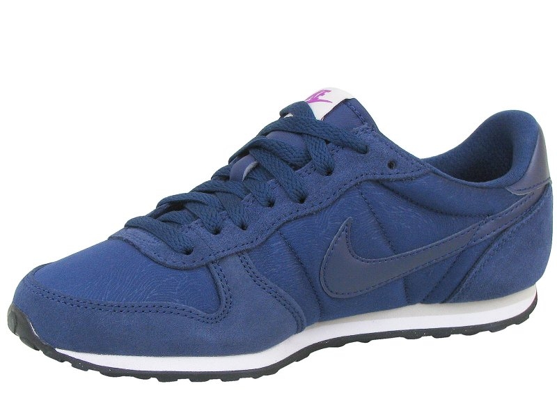 wmns nike genicco