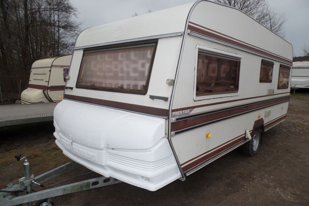 HOBBY PRESTIGE 535 Z NAMIOTEM 