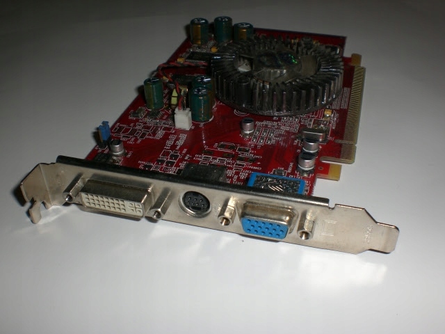 KARTA GRAFICZNA SAPPHIRE RADEON X550 128MB PCI-E - 7056404528 ...