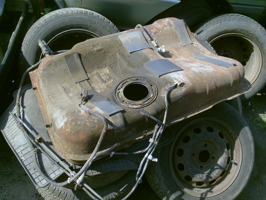 Daewoo Nubira I i II zbiornik paliwa, bak do kombi